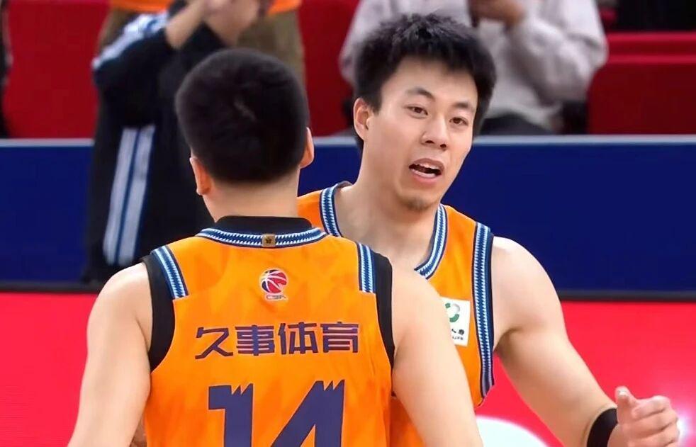 九游网页版-张镇麟被赞第一小前锋，广厦被球迷怒喷软蛋，天津外援拒绝续约！
